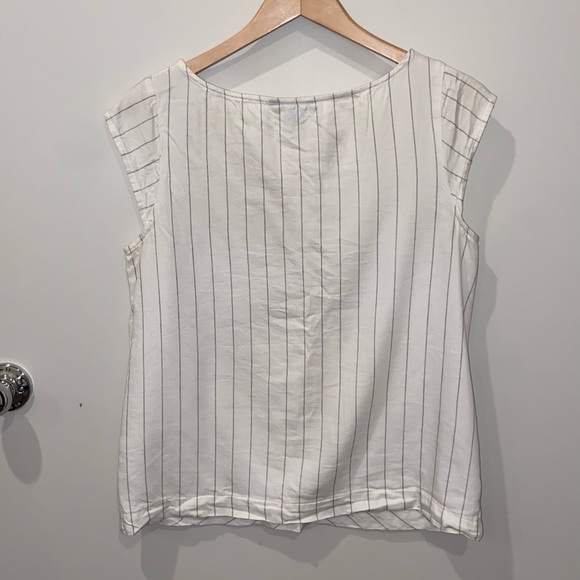 Banana Republic Blouse - Picture 2 of 3